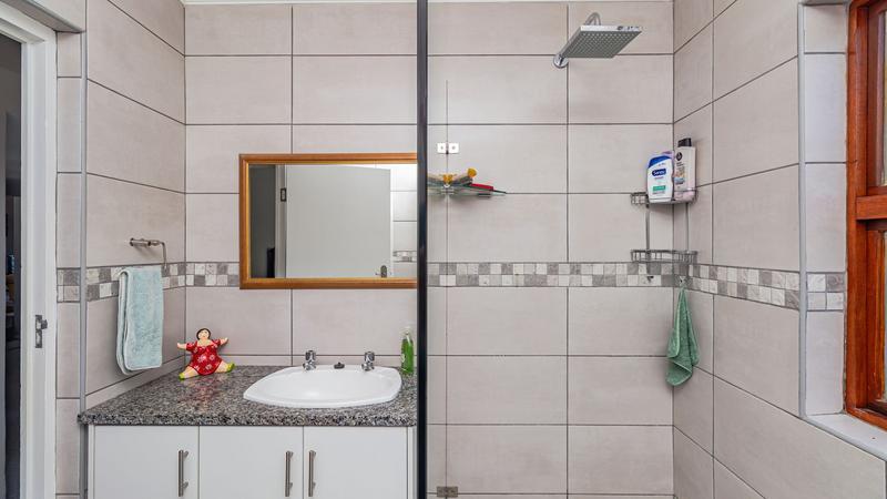 5 Bedroom Property for Sale in Hersham Western Cape
